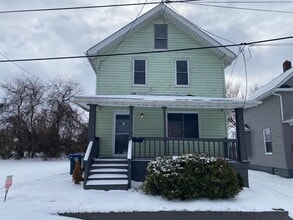 Building Photo - 394 Lewis St