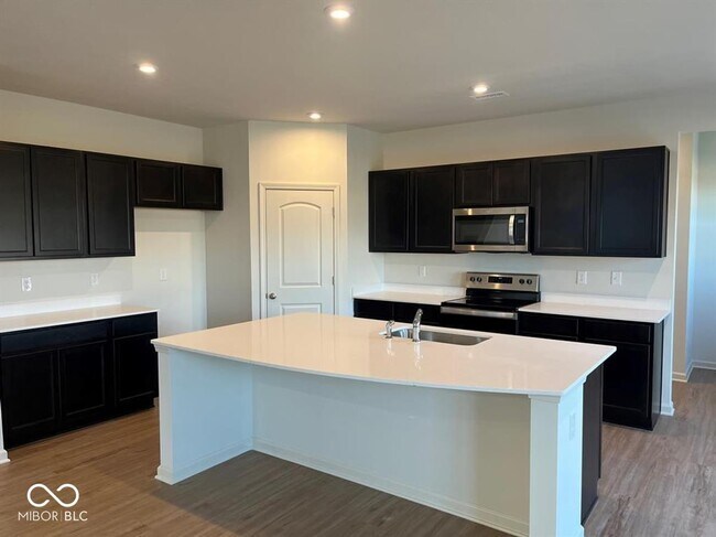 Building Photo - 4824 Oak Hl Dr