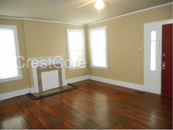 Building Photo - 2384 Forrest Ave