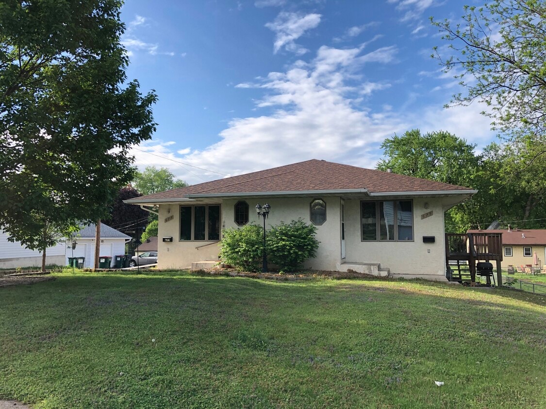 677 43rd Ave. NE, Columbia Heights, MN 55421 Townhome Rentals in