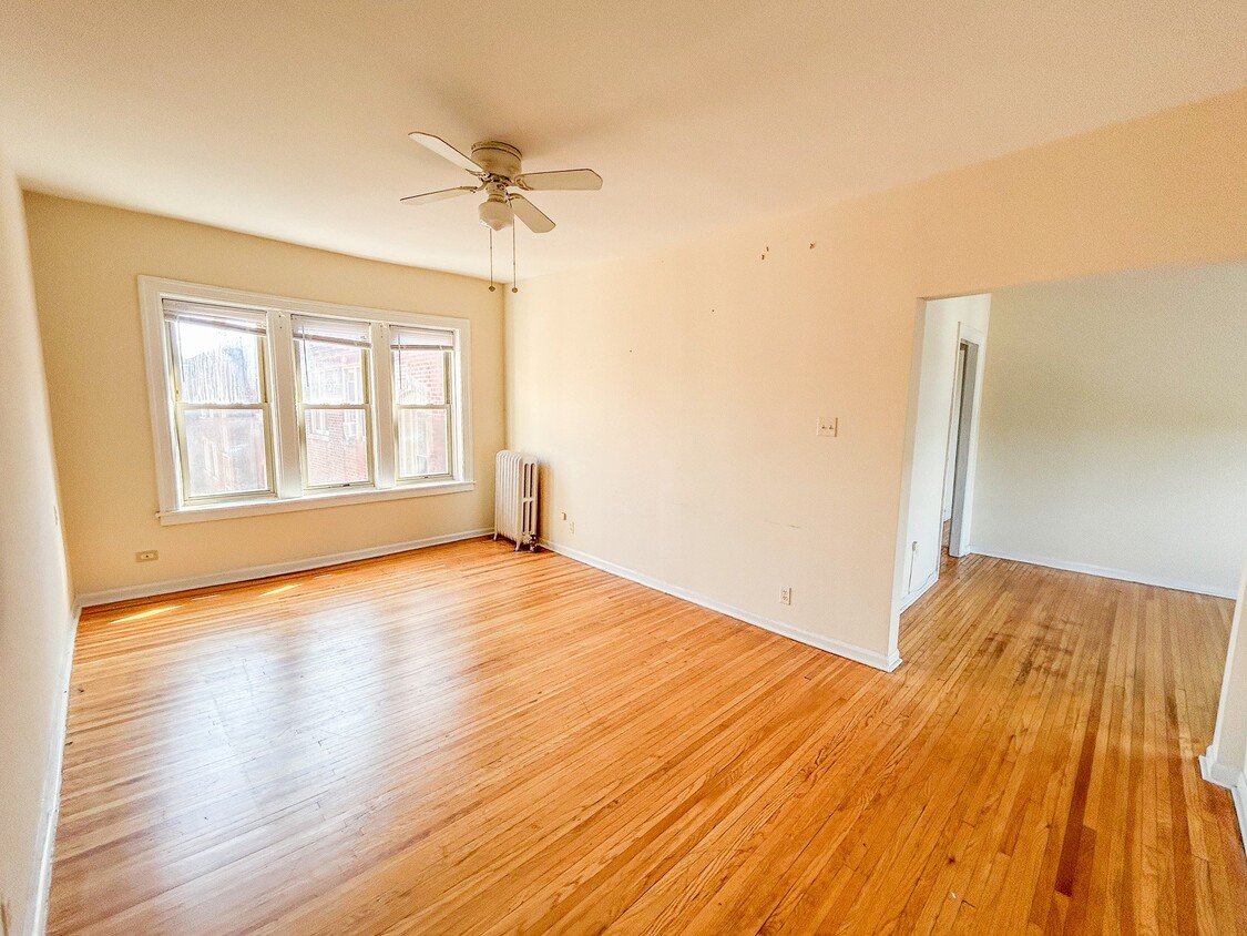 Photo - 1551 W North Shore Ave (Chicago, IL)