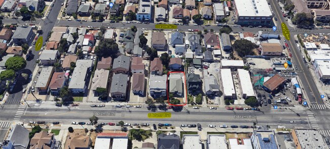 vista a la calle - 430 E Adams Blvd