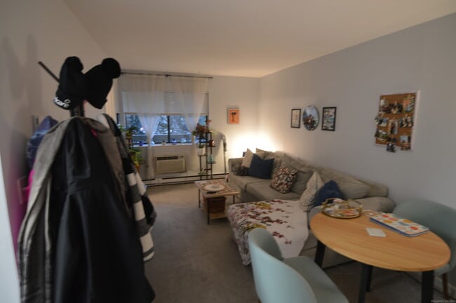 Foto del edificio - 1165 Stratford Rd