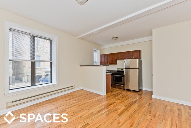 Building Photo - 432 W Belden Ave