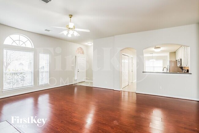 Foto del edificio - 12307 Thoreau Dr