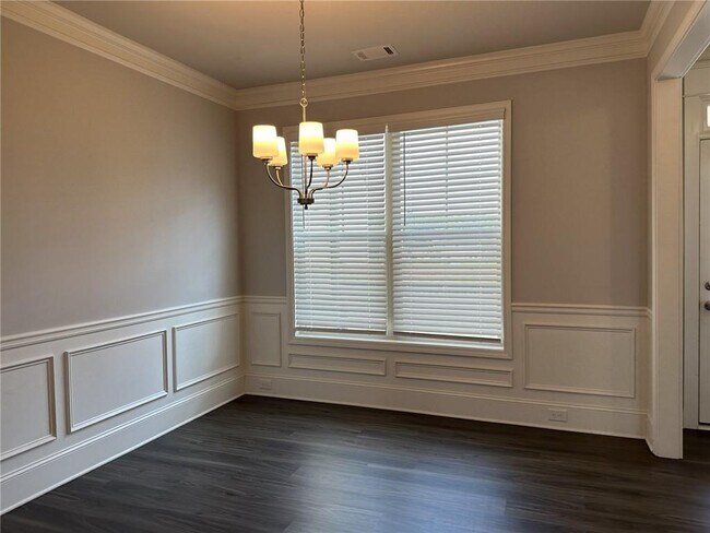 Building Photo - 4671 Silver Oak Dr