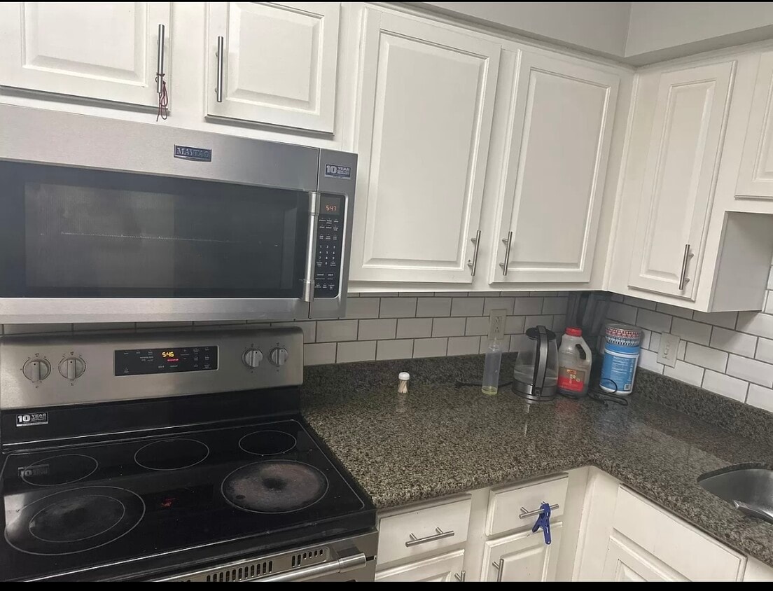 10248 Appalachian Cir Unit C6, Oakton, VA 22124 Condo for Rent in