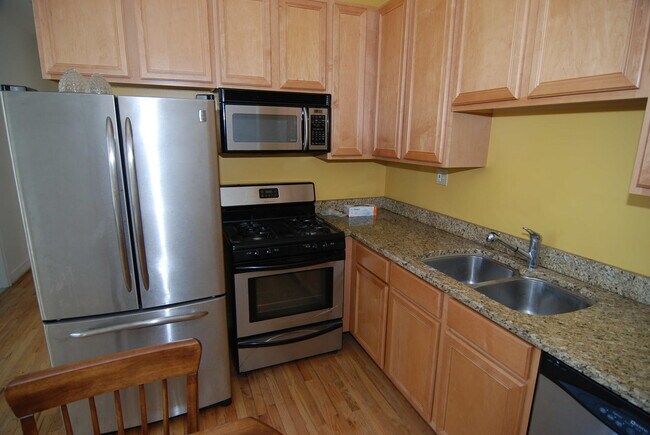 Foto del edificio - 1450 N Campbell Ave