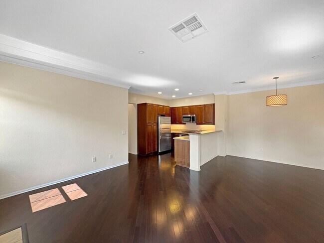 Foto del edificio - Fantastic 2B/2BA Corner Unit in Sabre Spri...