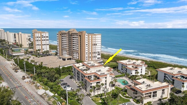Foto del edificio - Beautiful 3 Bedroom 3 Bath Condo On North ...
