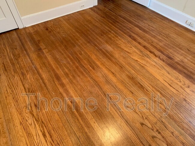 Building Photo - 400 St Patrick St