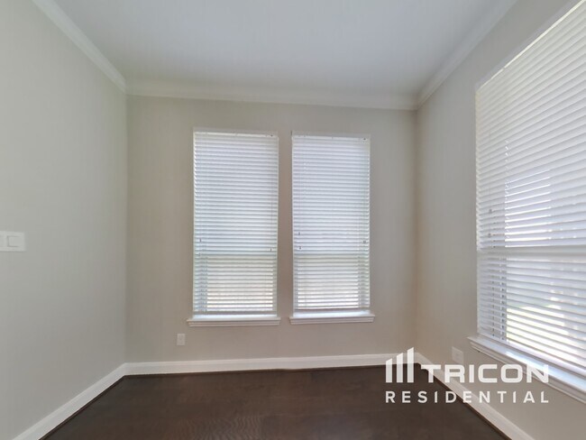 Foto del edificio - 3219 Breeze Bluff Way