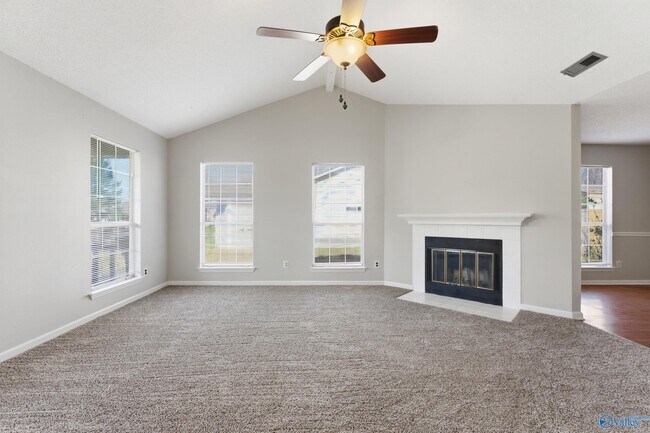 Foto del edificio - 2504 Reabok Cir SW