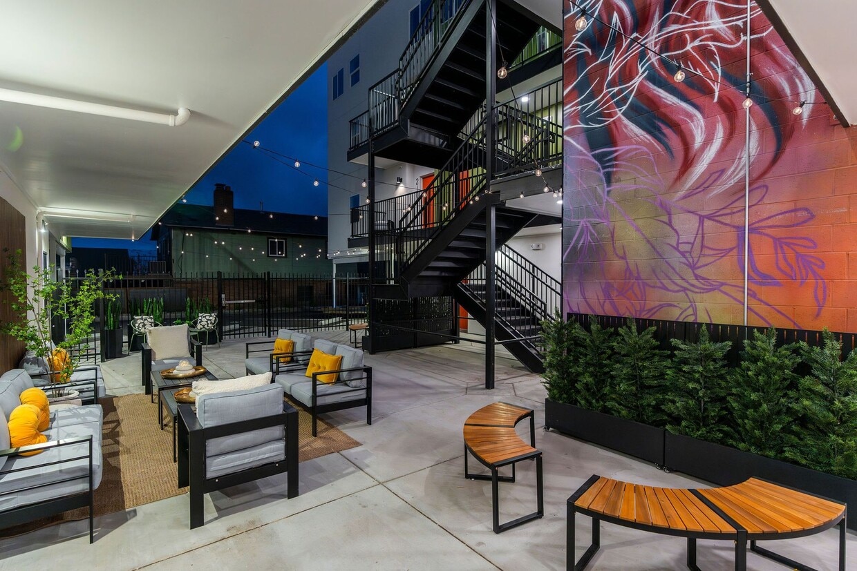 Building Photo - The Carlin I