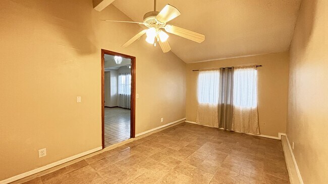 Building Photo - 10960 Delafield Dr