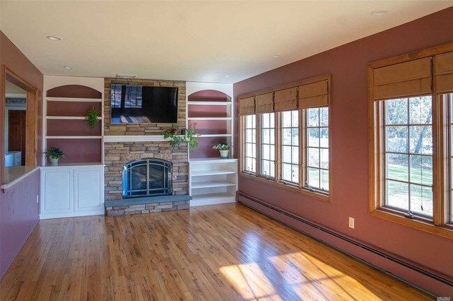Building Photo - 2250 Delmar Dr
