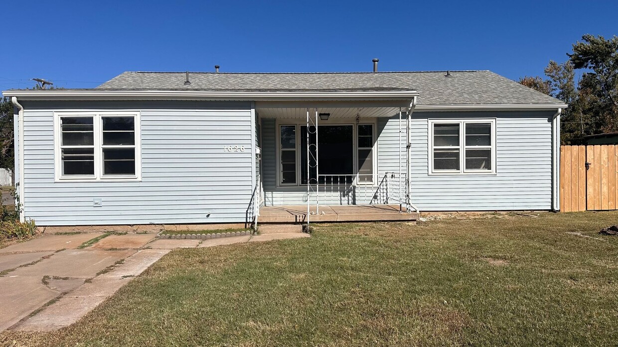 Primary Photo - $1495 - 4 bed 2 bath - Single Family Home