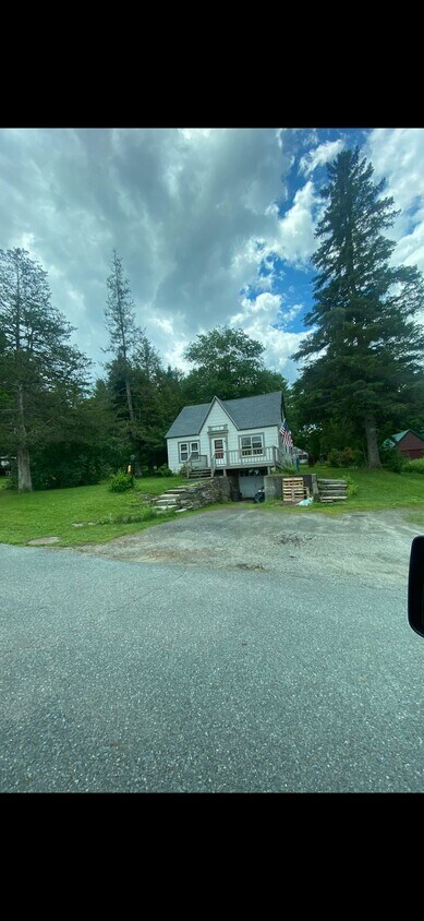 Primary Photo - 47 E Gilson Ave