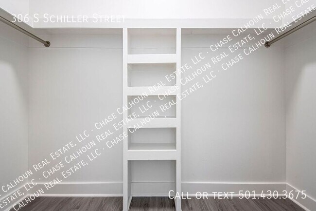 Building Photo - 306 S Schiller St