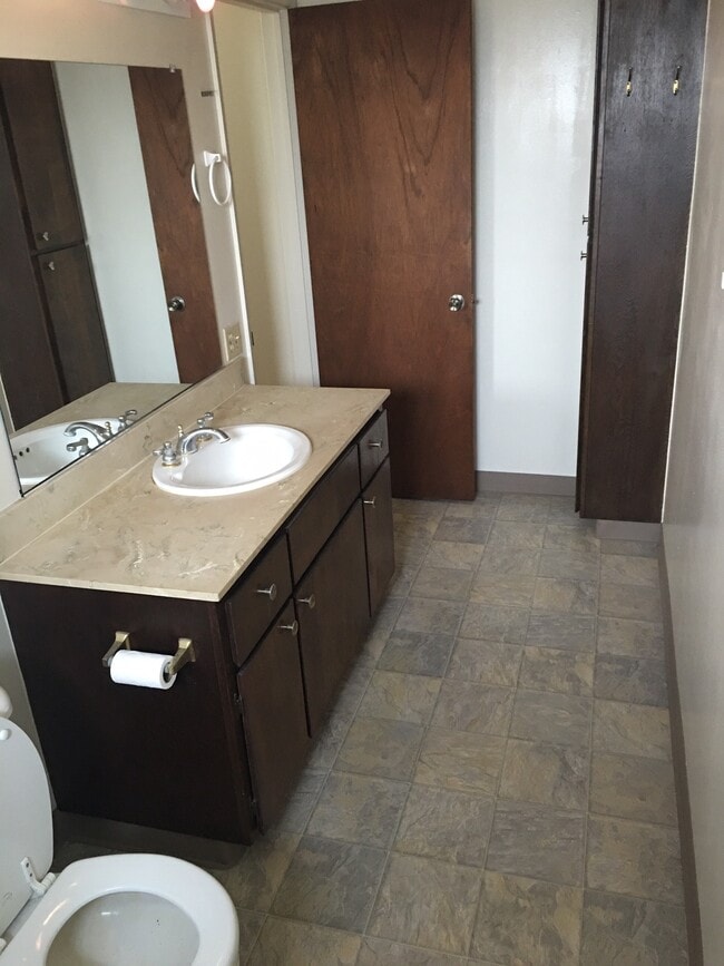 Building Photo - 2295 Anna Dr