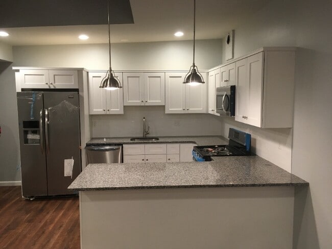 Building Photo - 157 Olive St