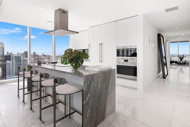 Foto del edificio - 700 NE 26th Terrace