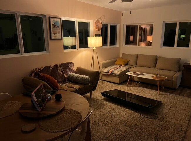 Living room - 624 N Topanga Canyon Blvd