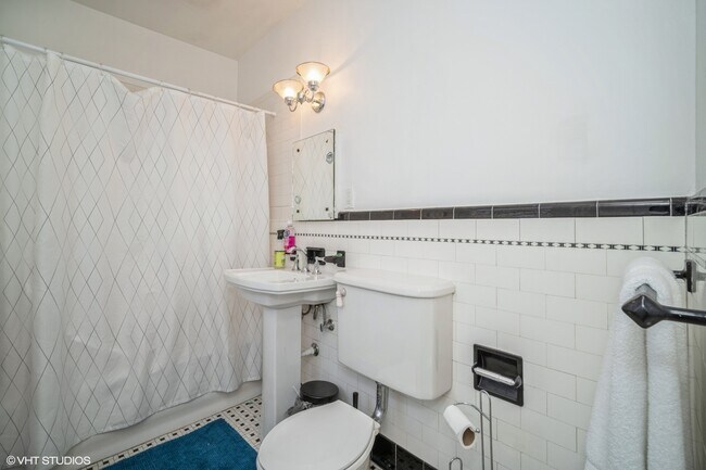 Foto del edificio - 1443 Bonnie Brae Pl