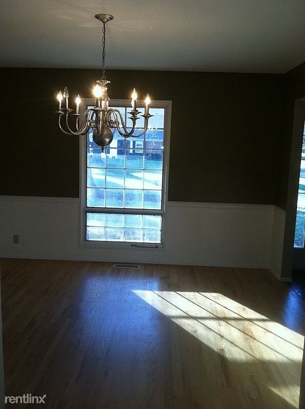 Building Photo - 3 br, 3 bath House - 340 Greenbriar Lane 1