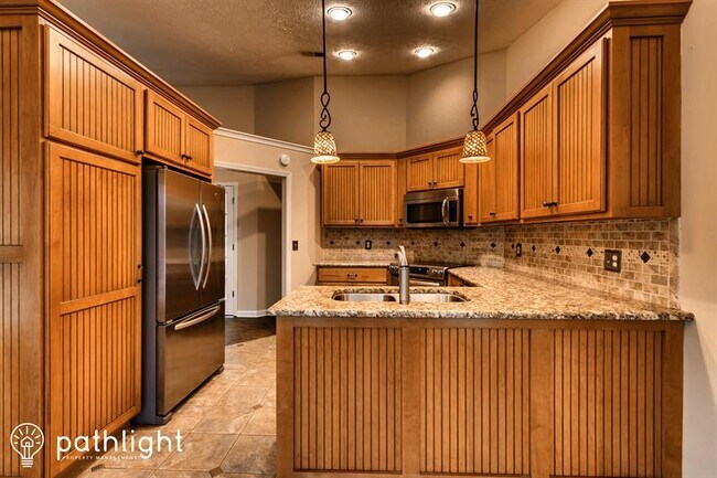 Building Photo - 680 Trellis Pond Ct