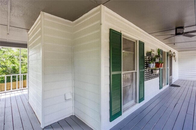Building Photo - 512 Fieldwood Dr NW