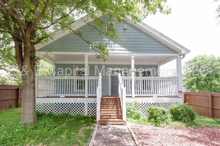 Primary Photo - 827 Fraser St SE