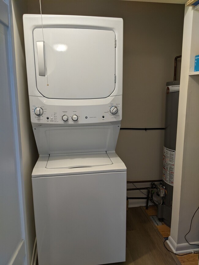 Building Photo - 5012 Home Ave