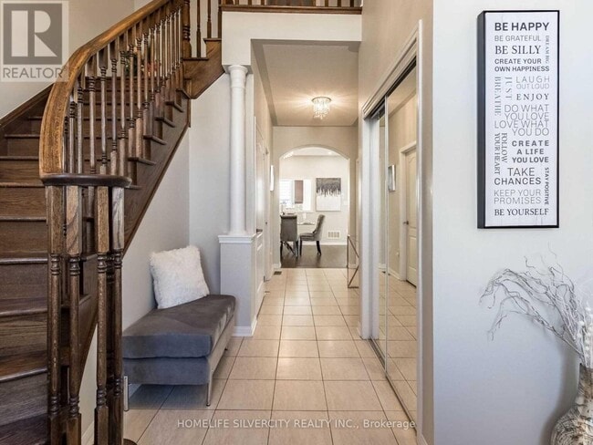 Building Photo - 10 Bloom Dr