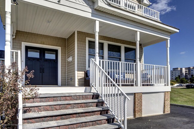 Foto del edificio - 49 Avenel Blvd