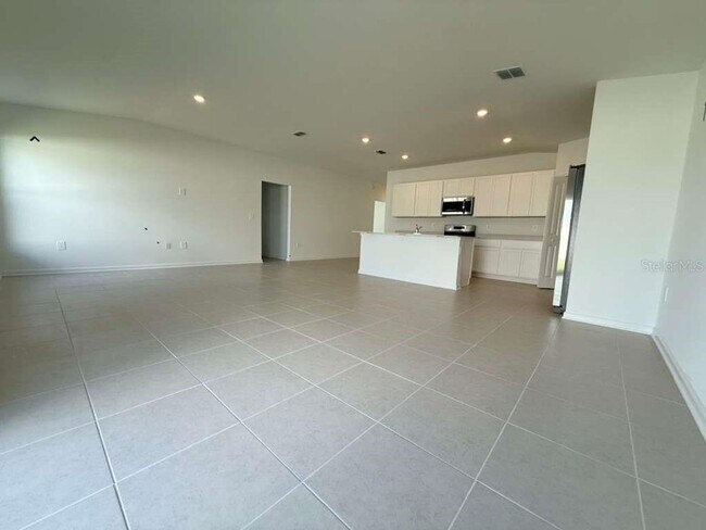 Foto del edificio - BRAND NEW home in beautiful Lake Wales