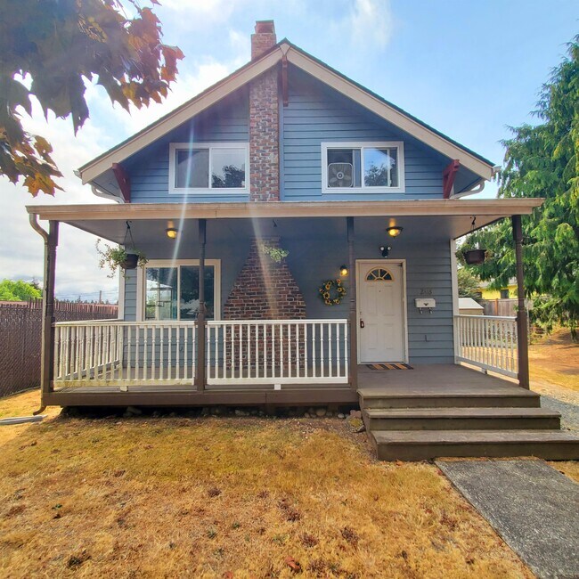 Building Photo - 3208 S 15th St