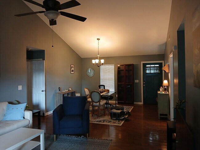 Building Photo - Modern Comfort and Convenience in Citadel ...