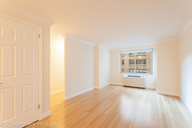 Interior Photo - Courtney House