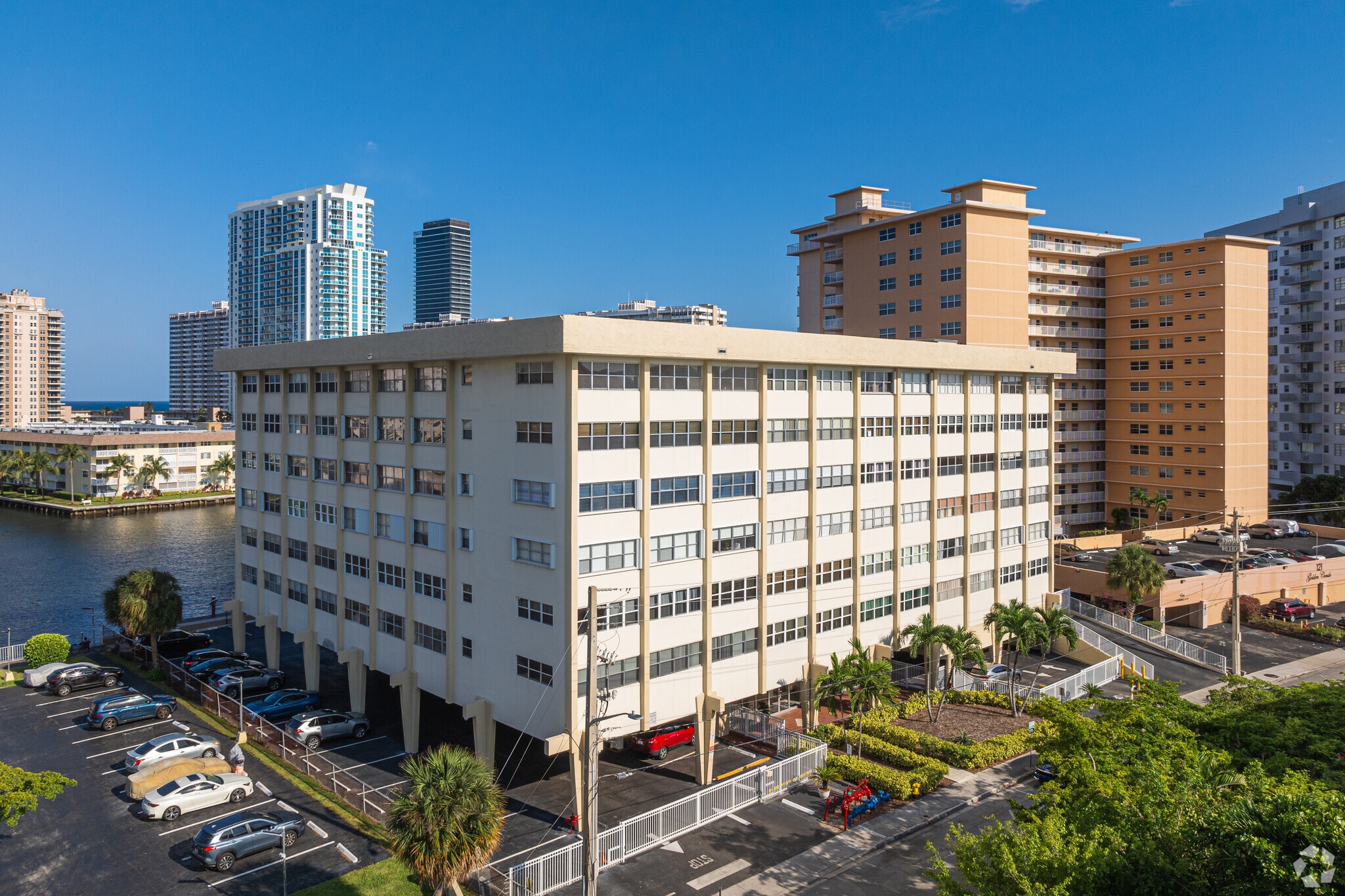 Golden Sails Condominiums