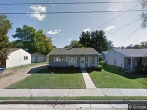 Building Photo - 403 S 10th St