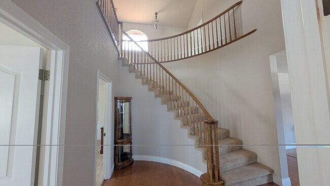 Foto del edificio - 559 Cherry Way