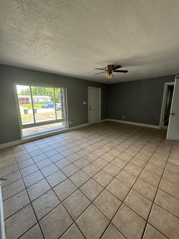 Building Photo - 5209 Palisades Dr
