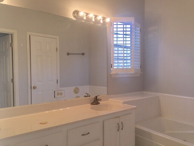 Foto del edificio - Strathy Hall Rental