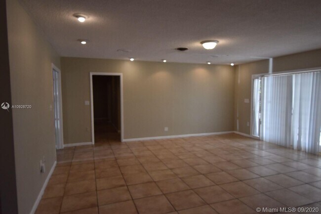 Foto del edificio - 11900 SW 84th Ave