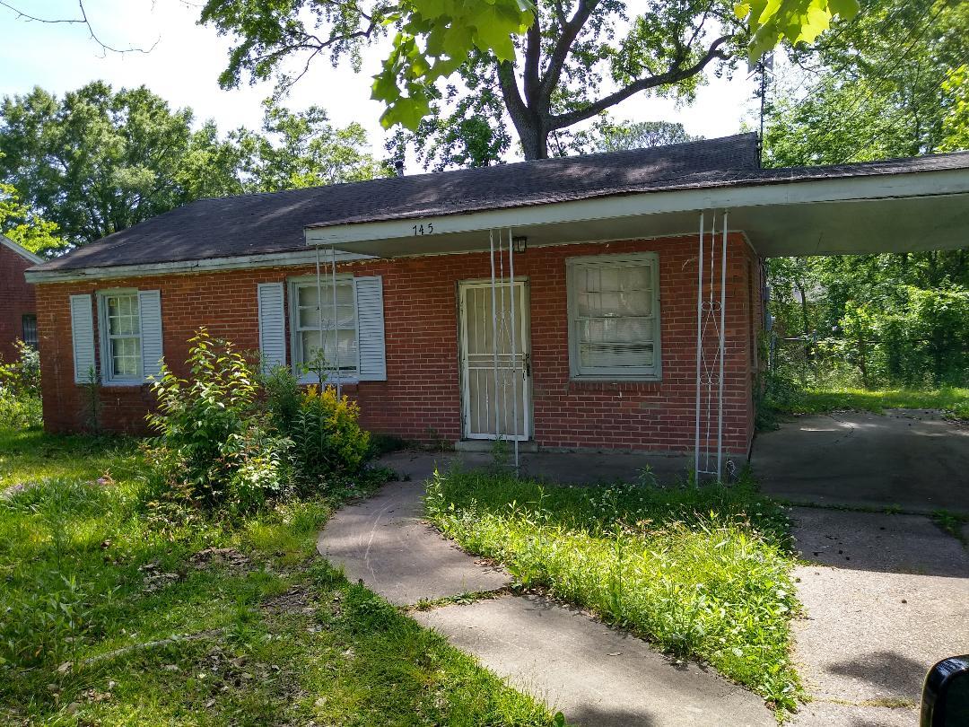 Front - 745 Iris Ln
