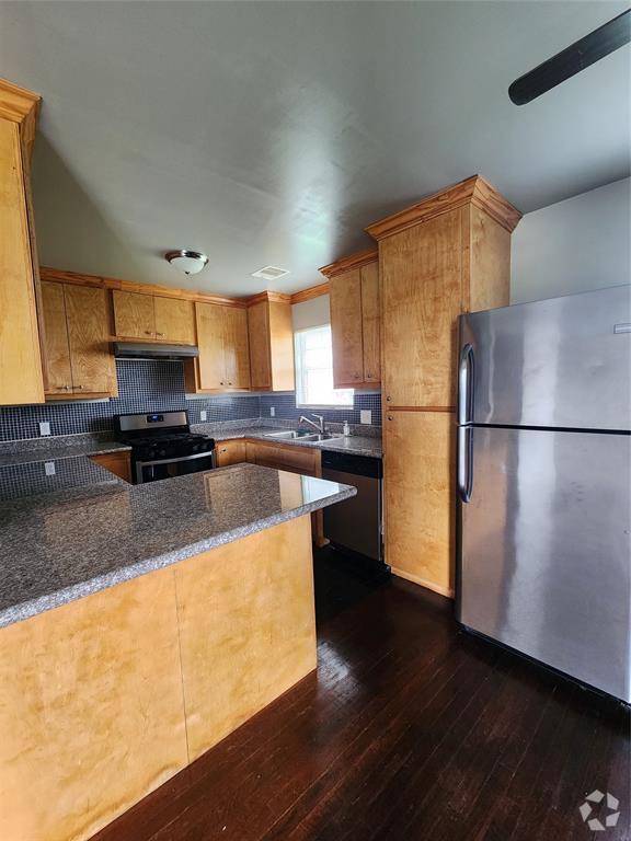 Springfield Estates Apartments for Rent with Hardwood Floors Baytown