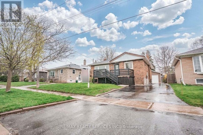 Building Photo - 28 Prince Charles Dr