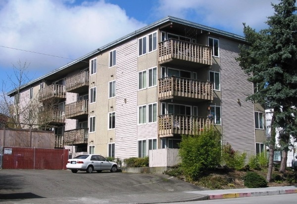 Building Photo - Crestvue Apartments