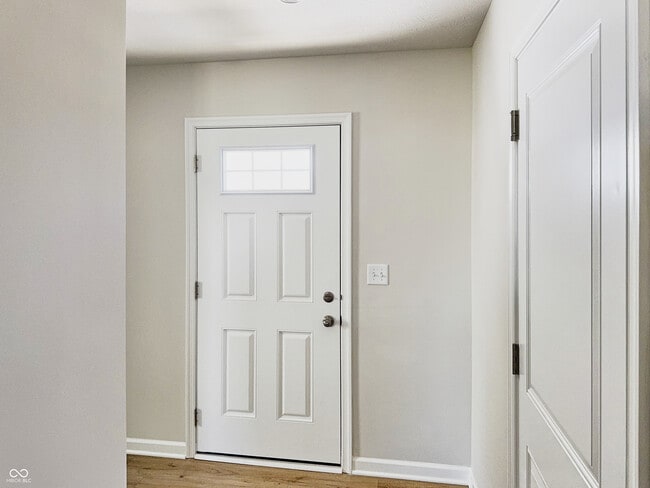 Foto del edificio - 1724 Plum Brook Dr